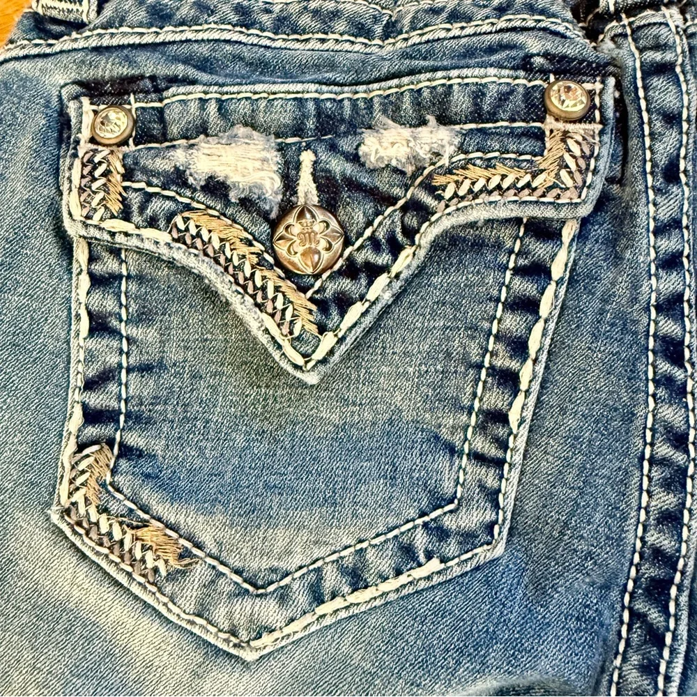 Miss Me Crop Jeans Size 25 ME8518C3 Rhinestone Flap Pockets Stretch